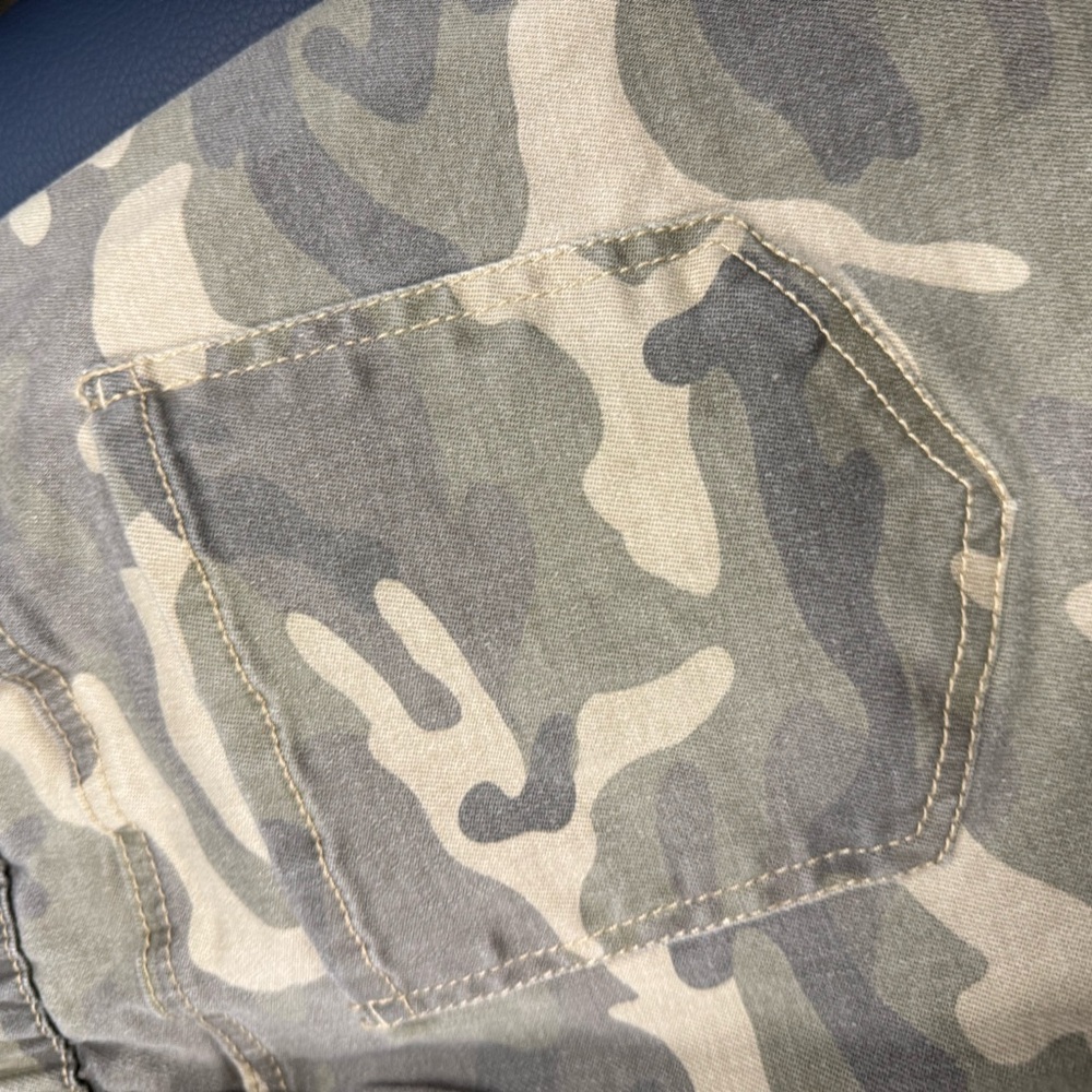 Boston Proper Skort Size 8 Gray Camo Shorts Print Elastic Waist Pockets Stretch - Picture 4 of 11